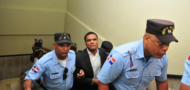 Permiso otorgado a Donni Santana, condenado por violación, para enseñar Derecho