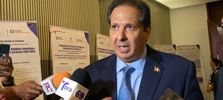 El Ministro de Salud reconoce escasez de camas en UCI, a pesar del aumento respecto al pasado