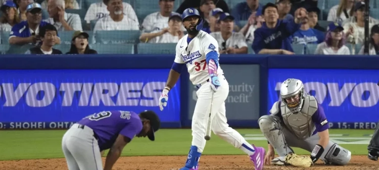 Teoscar Hernández conecta dos jonrones mientras los Dodgers aumentan su ventaja en la división a dos juegos.