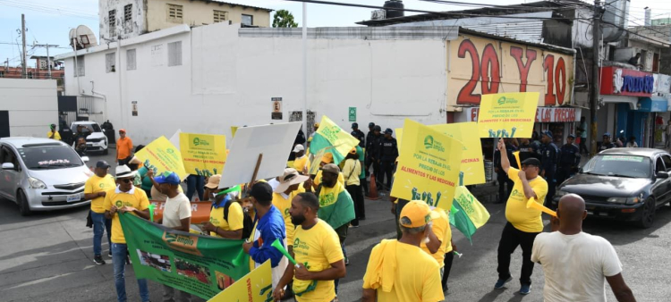 Protesta en Santo Domingo Este por el Elevado Costo de Vida: La Importancia de la Lucha Popular.