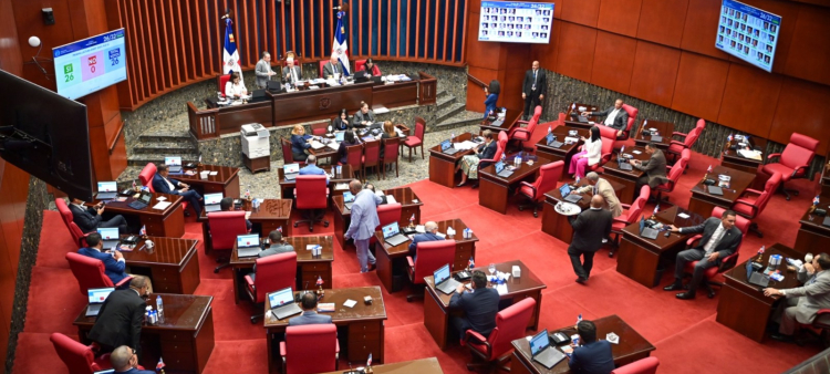 Estancamiento de la regulación del referendo por 15 años en el Congreso Nacional