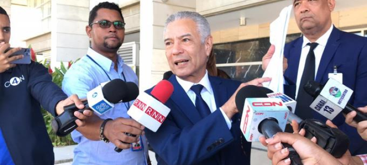 El Ministro de Turismo reafirma que no financió a exfuncionarios en el caso Calamar