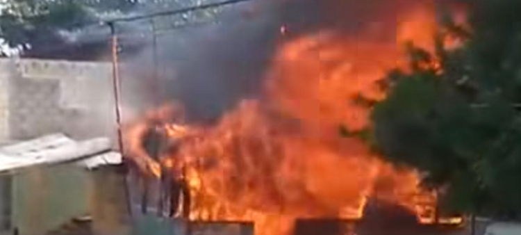 Familia desamparada por incendio en Neyba