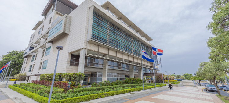 Cuatro detenidos por piratería de señales de televisión y streaming