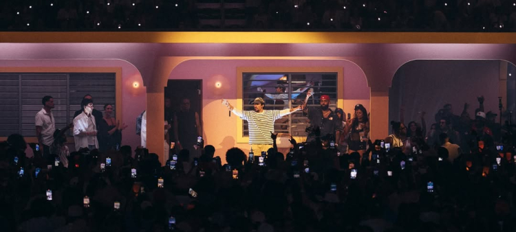Demandan a Bad Bunny por uso de “casita” en conciertos