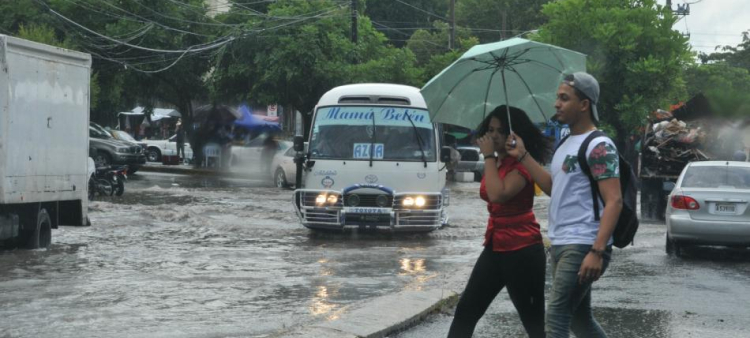 Alerta verde en 9 provincias por onda tropical: COE