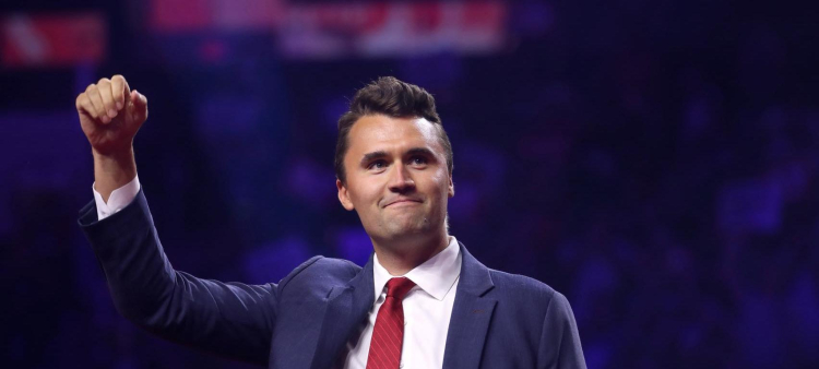 Funeral de Charlie Kirk en Glendale: Tensión y Estrictas Medidas de Seguridad
