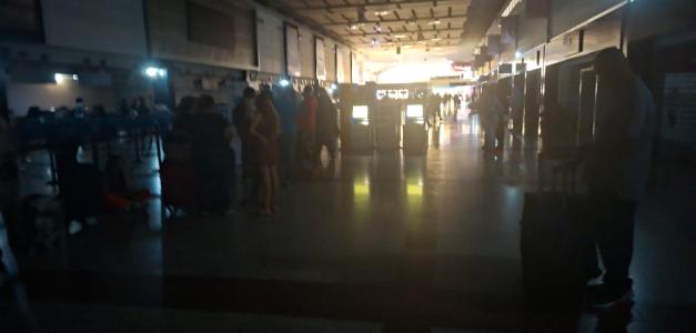 Abinader advierte consecuencias por apagón en el AILA.