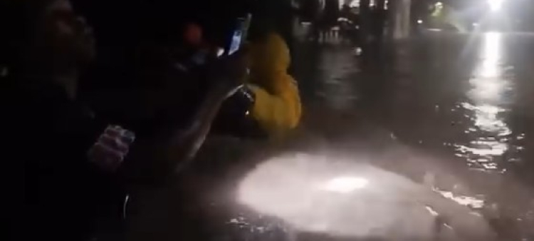 Rescate de 160 familias por inundaciones en El Rosario, Azua: Defensa Civil