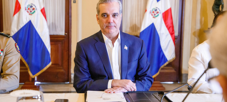 Llamado de Abinader a la población: mantener alerta y seguir recomendaciones oficiales ante lluvias