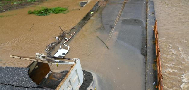 Preocupación en Don Juan por Falta de Fecha para Reparación de Puente Colapsado
