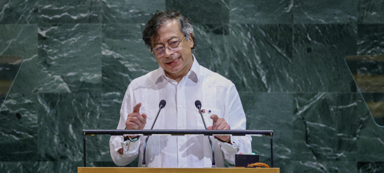 Revocada la visa de Gustavo Petro por incitación a militares estadounidenses.