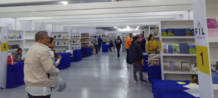 Escasa afluencia de visitantes en el segundo día de la Feria Internacional del Libro