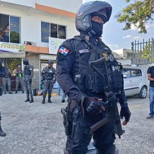 Investigaciones en curso sobre la muerte de cinco personas en Santiago