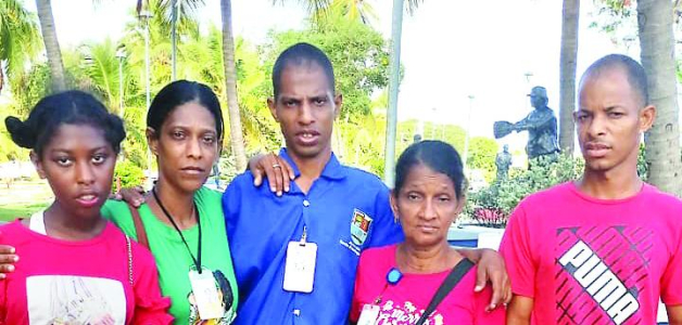 La limpieza de Santo Domingo Este: Una familia dedicada al servicio de la comunidad