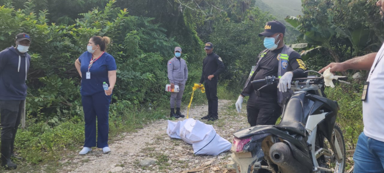 Hallazgo del cadáver de una mujer haitiana y su hija de 18 meses en Dos Brazos de Neyba