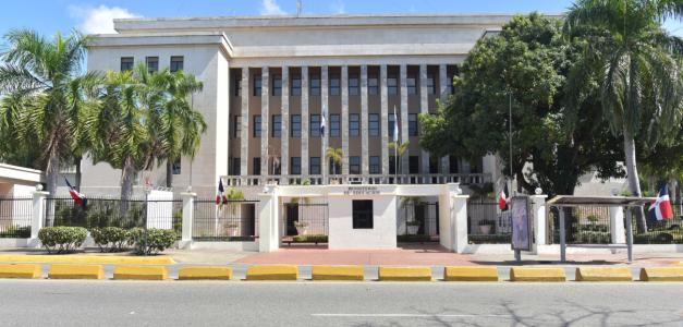Personal de escuela suspendido por video vulgar: Educación lo llevará a la justicia