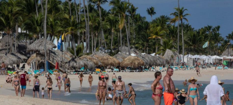 Beneficios fiscales generados por tarjeta de turistas: RD$3,852 millones