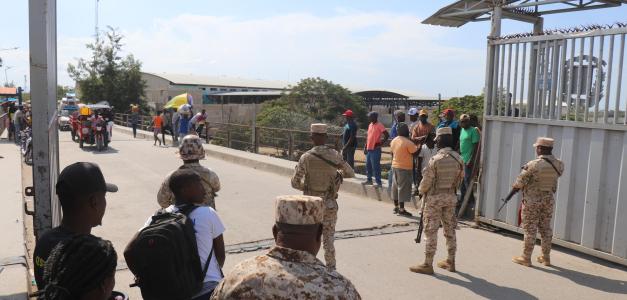 Opiniones haitianas divididas sobre nueva fuerza antipandillas de la ONU en la frontera