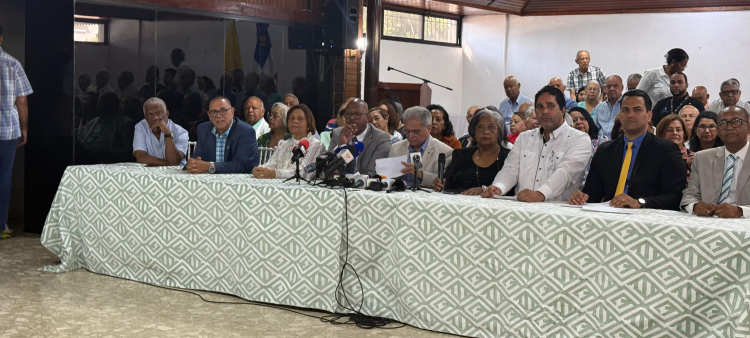 Aumento salarial para médicos pensionados a partir de enero de 2026.