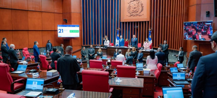 El Senado excluye pago del 10% de propina en pedidos digitales de reforma laboral