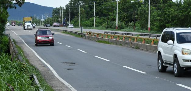Desafíos viales: 50 baches en la Autopista Duarte entre Santo Domingo y Santiago