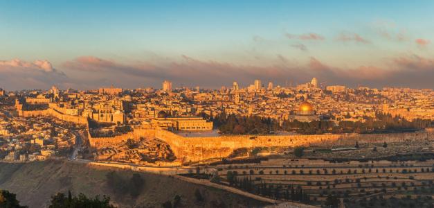 La Ciudad Vieja de Jerusalén: Encuentro de Historia y Fe