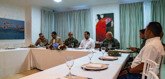 Reunión del Ministro de Defensa con Directivos de Codevi y Supervisión de Verja Perimetral en Dajabón