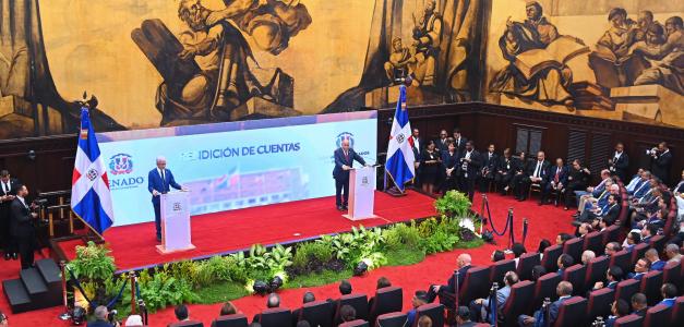 Empresarios buscan delegar a Trabajo autorización para contratar más extranjeros