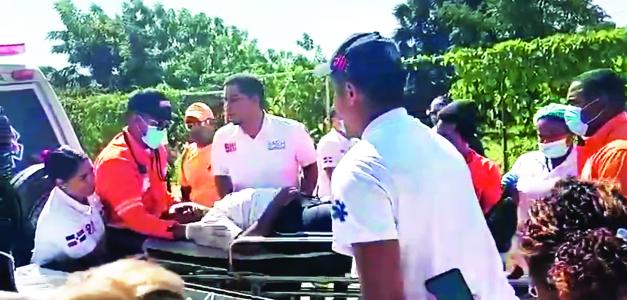 Dos estudiantes de liceo de Barahona hospitalizados por inhalación de sustancia desconocida