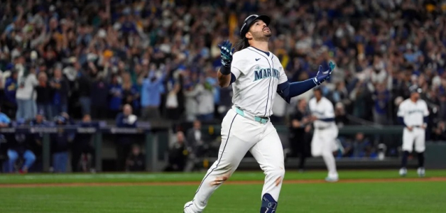 Eugenio Suárez impulsa 5 carreras con dos cuadrangulares y Seattle a un triunfo de su primera Serie Mundial