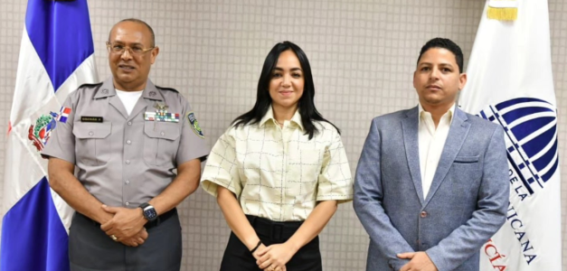 Reunión del Diputado de Peravia con Faride y el Director de la Policía ante denuncias de abusos
