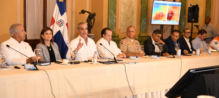 Impactante: Jornada laboral hasta la 1:00 p.m. y suspensión de clases por tormenta Melissa en provincias en alerta roja