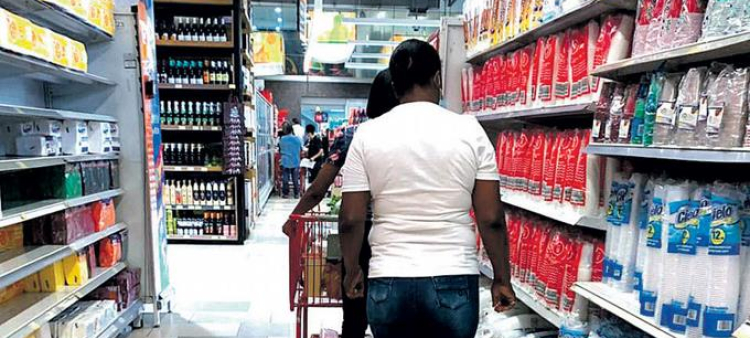 Día no laborable en provincias en alerta roja, excepto servicios esenciales