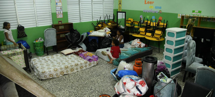 Viviendo bajo la lluvia: La realidad de los residentes de Capotillo ante las tormentas.