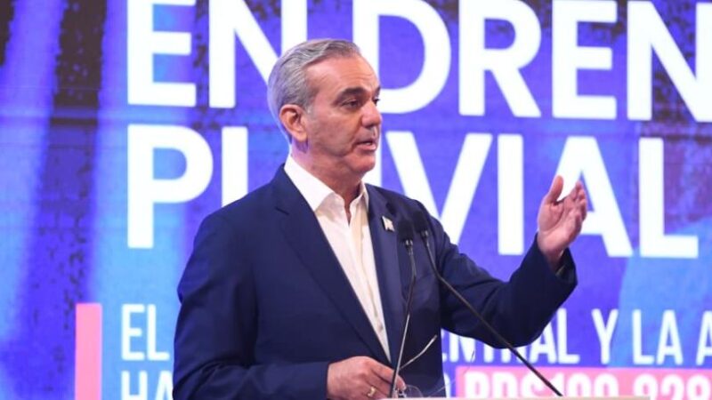 Abinader esperará informe completo de daños antes de considerar Estado de Emergencia por lluvias de Melissa.