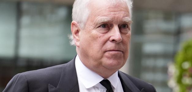 Andrés es excluido del registro de la nobleza británica por relación con Jeffrey Epstein.