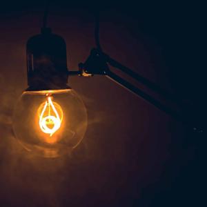 Falta de orientación estratégica en el sector eléctrico