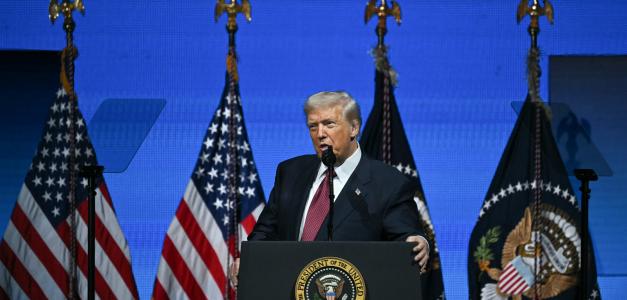 Trump afirma que los neoyorquinos huirán de la ciudad para escapar del comunismo de Zohran Mamdani.