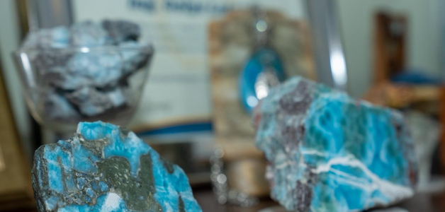 El Larimar: La Fascinante Belleza de una Gema Única