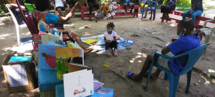 La Biblioteca del Patio de Evelin: Una nueva forma de aprendizaje en San Cristóbal tras la pandemia.