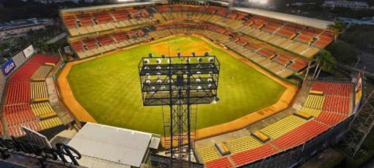 ¡Recuperada la energía! Restablecimiento del suministro eléctrico en los estadios Quisqueya y Cibao