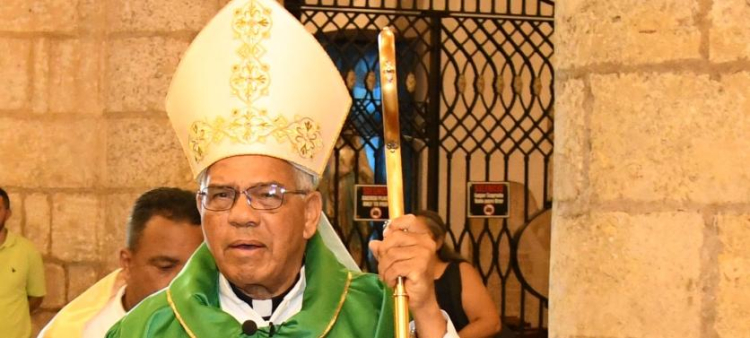 Perfil de monseñor Francisco Ozoria, arzobispo con cambios en sus responsabilidades administrativas
