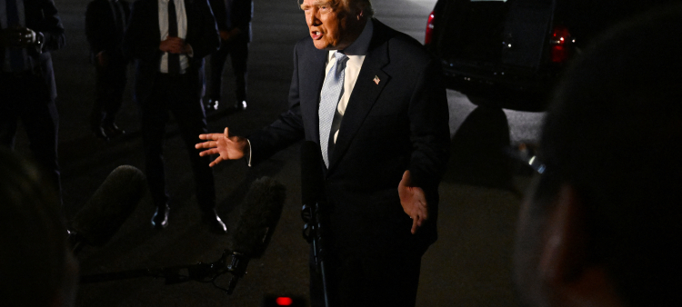 “Trump advierte de sanciones severas a países que hagan negocios con Rusia”