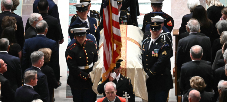 El expresidente Trump no asistió al funeral de Dick Cheney