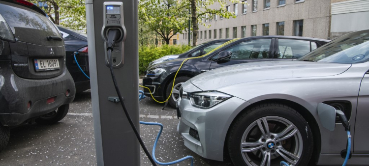 Descenso constante en la importación de vehículos eléctricos en la República Dominicana