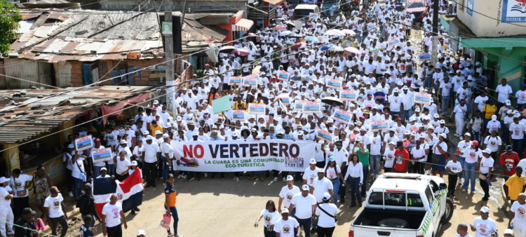 Protesta en La Cuaba contra la instalación de un vertedero