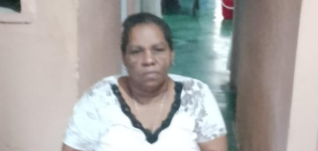 Mujer amputada denuncia desvinculación del Ministerio de Educación