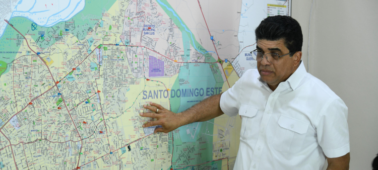 Refuerzo de Recolección de Basura en El Almirante Caña por la Alcaldía de Santo Domingo Este