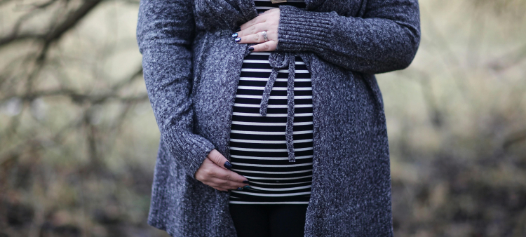 El impacto del estrés durante el embarazo en el desarrollo cerebral y el comportamiento fetal